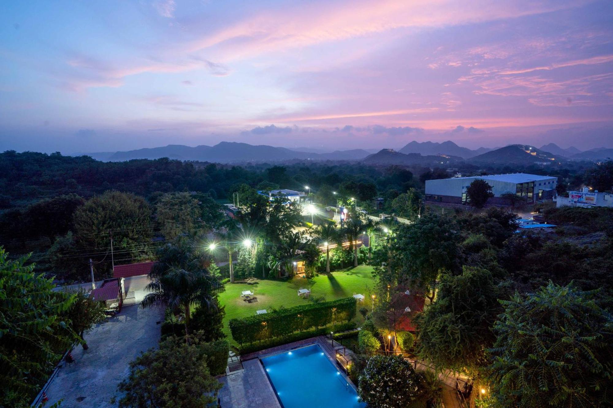 ホテル Treebo The Aravali Getaway ウダイプル エクステリア 写真